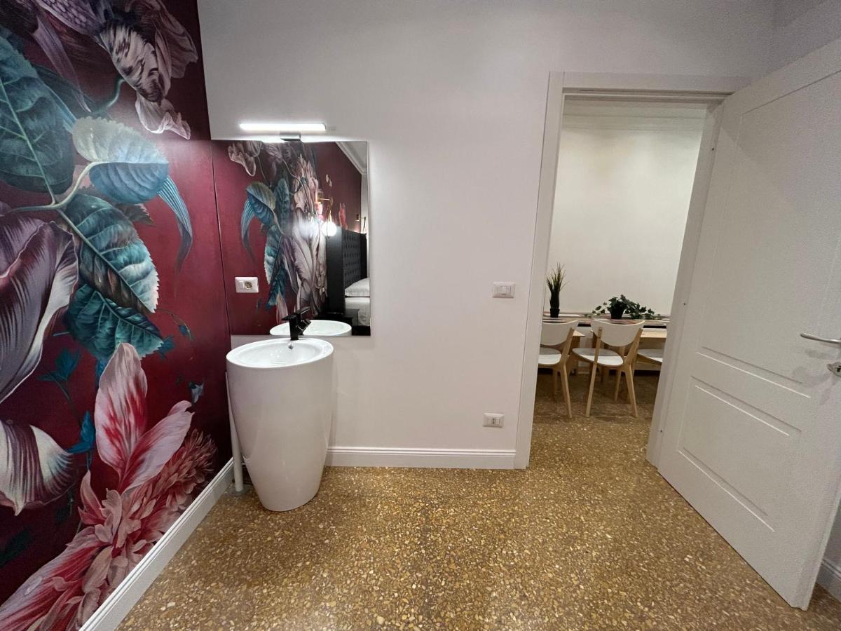 Raffaello'S Place Rome Exterior photo